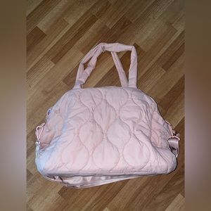 NWOT - Vera Bradley Featherweight Travel Bag in Rose Quartz